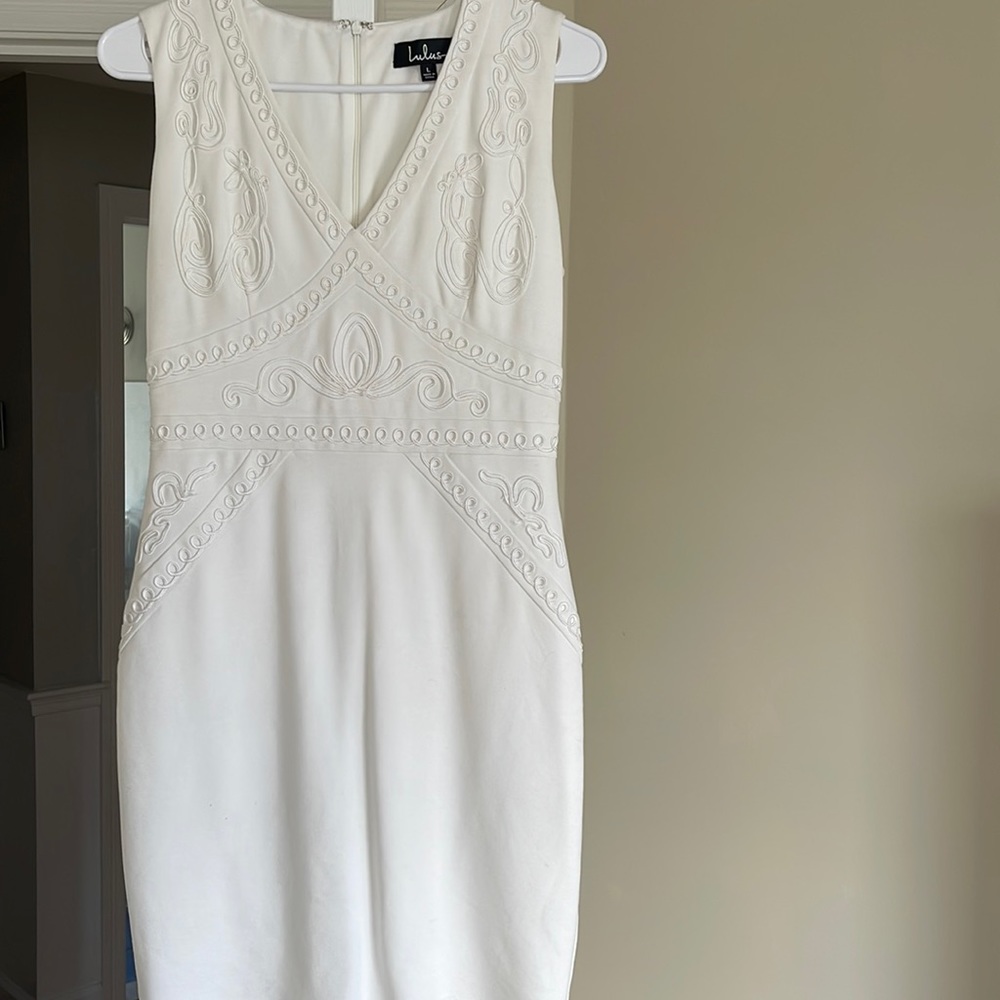 never worn white v neck dress